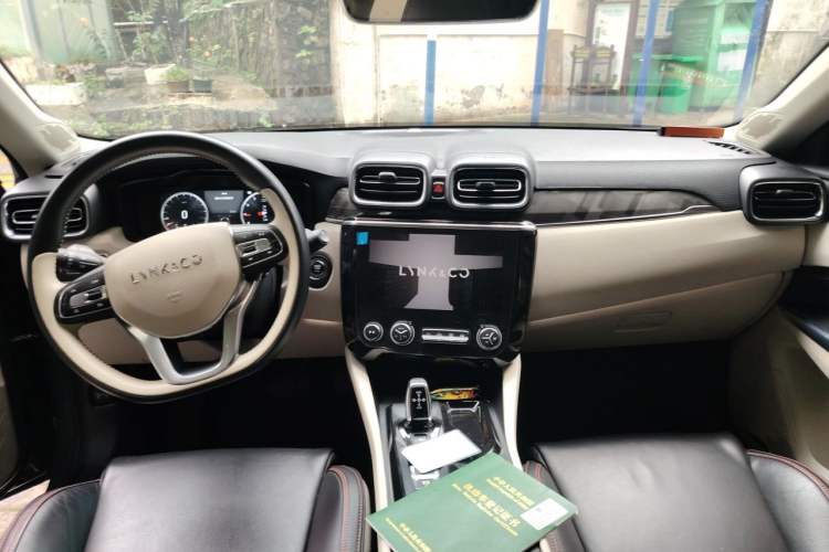 Used Lynk & Co 02 2018 1.5T DCT Two-Wheel Drive Zhaopu Version China V Standard Center Console