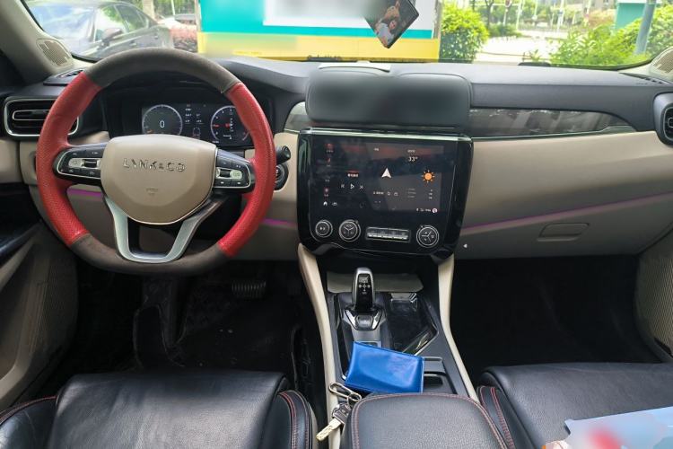 Used Lynk & Co 02 2018 1.5T DCT Two-Wheel Drive Zhaopu Version China V Standard Center Console