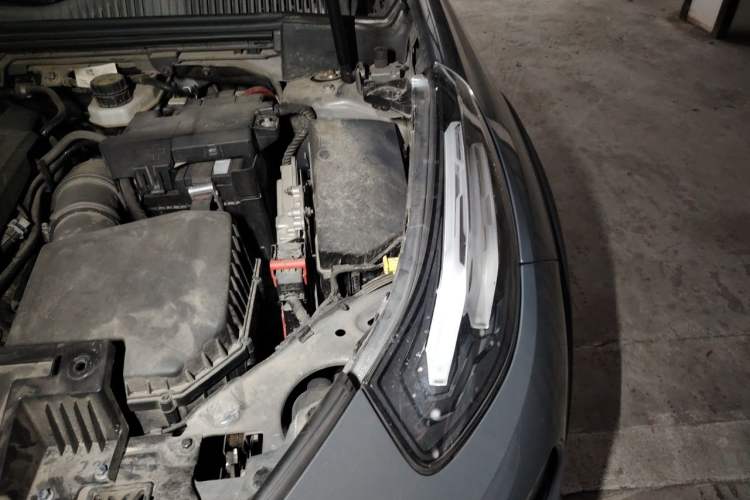 Used Lynk & Co 02 2018 1.5T DCT Two-Wheel Drive Zhaopu Version China V Standard Engine Bay Left