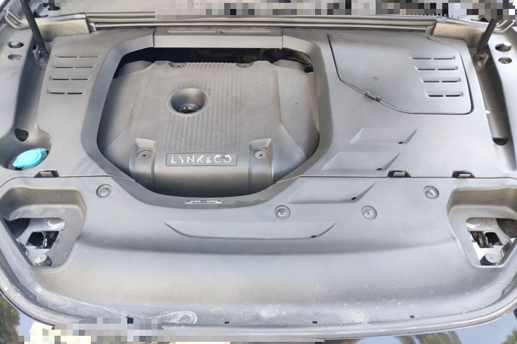 Used Lynk & Co 02 2018 2.0T Automatic Two-Wheel Drive Pro Edition China VI Standard Engine Bay