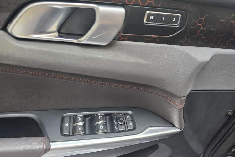 Used Lynk & Co 02 2018 1.5T DCT Two-Wheel Drive Zhaopu Version China V Standard Interior 7