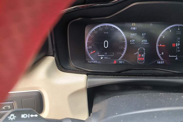Used Lynk & Co 02 2018 1.5T DCT Two-Wheel Drive Zhaopu Version China V Standard Odometer Close Up