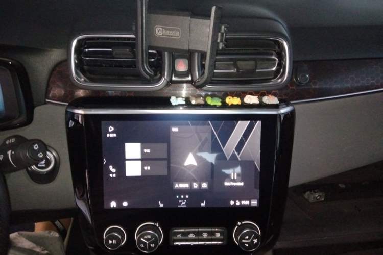 Used Lynk & Co 02 2018 1.5T DCT Two-Wheel Drive Pro Version China V Emission Standard Audio And AC Panel
