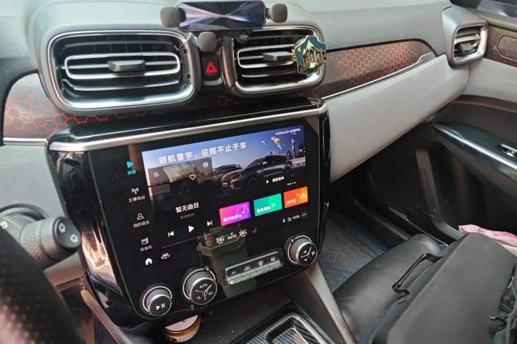 Used Lynk & Co 02 2018 1.5T DCT Two-Wheel Drive Pro Version China V Emission Standard Audio And AC Panel