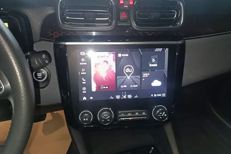 Used Lynk & Co 02 2018 2.0T Automatic Two-Wheel Drive Pro Edition China VI Standard Audio And AC Panel