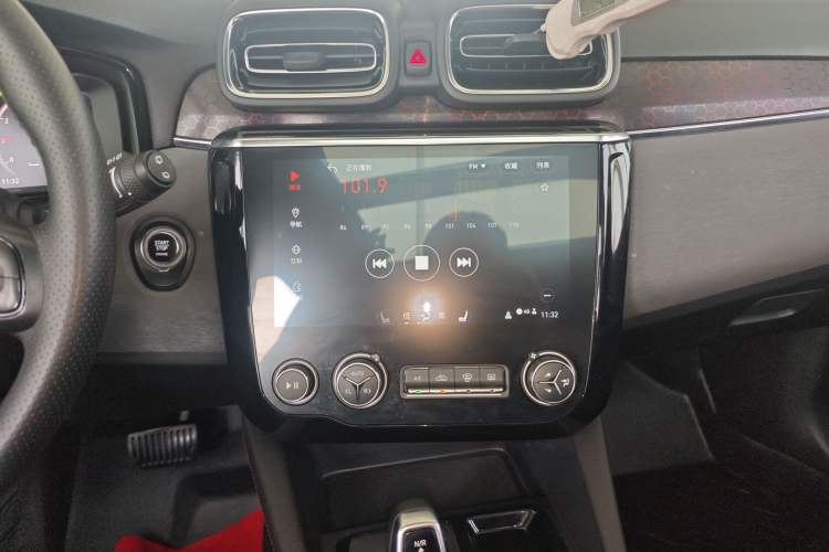 Used Lynk & Co 02 2018 1.5T DCT Two-Wheel Drive Sporty Version China V Standard Audio And AC Panel