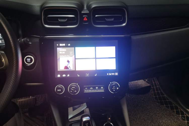 Used Lynk & Co 02 2018 1.5T DCT Two-Wheel Drive Pro Version China V Emission Standard Audio And AC Panel