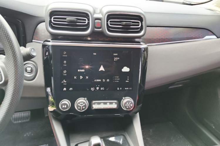 Used Lynk & Co 02 2018 2.0T DCT 4x4 Sport Pro Edition China V Standard Audio And AC Panel