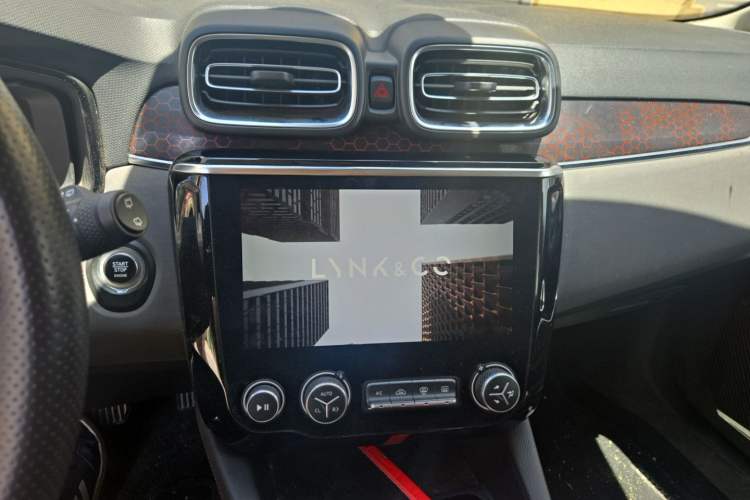 Used Lynk & Co 02 2018 2.0T DCT 4x4 Sport Pro Edition China V Standard Audio And AC Panel