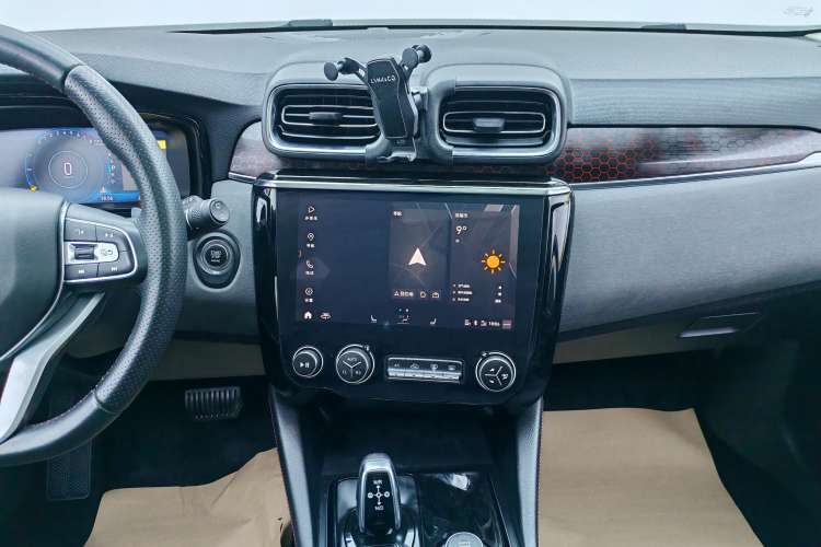 Used Lynk & Co 02 2018 2.0T DCT 4x4 Sport Pro Edition China V Standard Audio And AC Panel