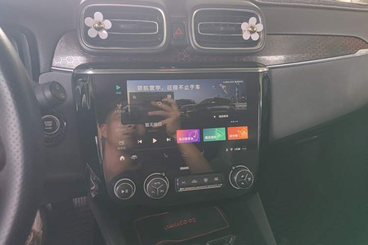 Used Lynk & Co 02 2018 1.5T DCT Two-Wheel Drive Pro Version China V Emission Standard Audio And AC Panel