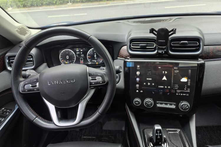 Used Lynk & Co 02 2018 1.5T DCT Two-Wheel Drive Pro Version China V Emission Standard Audio And AC Panel