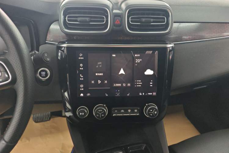 Used Lynk & Co 02 2018 1.5T DCT Two-Wheel Drive Pro Version China V Emission Standard Audio And AC Panel