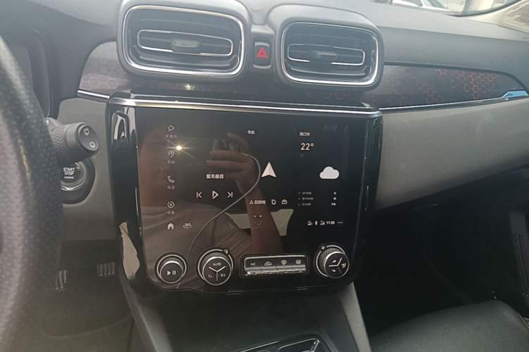 Used Lynk & Co 02 2018 1.5T DCT Two-Wheel Drive Pro Version China V Emission Standard Audio And AC Panel