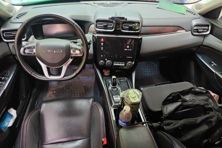 Used Lynk & Co 02 2018 1.5T DCT Two-Wheel Drive Pro Version China V Emission Standard Center Console