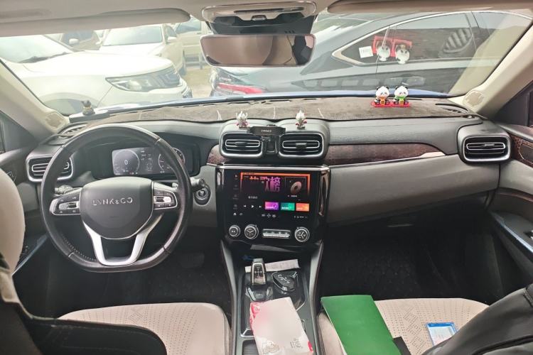 Used Lynk & Co 02 2018 1.5T DCT Two-Wheel Drive Pro Version China V Emission Standard Center Console