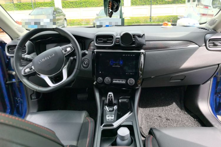 Used Lynk & Co 02 2018 1.5T DCT Two-Wheel Drive Pro Version China V Emission Standard Center Console