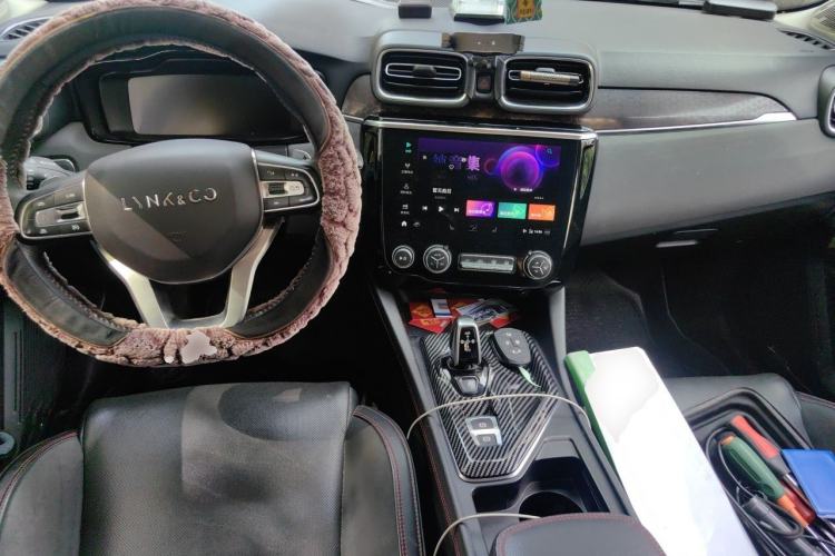 Used Lynk & Co 02 2018 1.5T DCT Two-Wheel Drive Pro Version China V Emission Standard Center Console