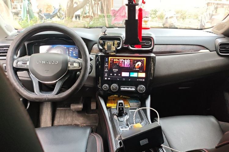 Used Lynk & Co 02 2018 1.5T DCT Two-Wheel Drive Pro Version China V Emission Standard Center Console