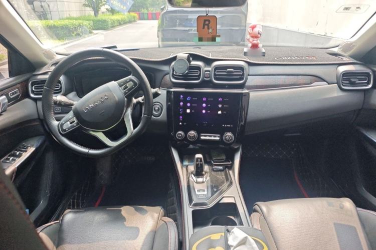 Used Lynk & Co 02 2018 1.5T DCT Two-Wheel Drive Pro Version China V Emission Standard Center Console