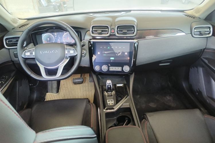 Used Lynk & Co 02 2018 1.5T DCT Two-Wheel Drive Pro Version China V Emission Standard Center Console