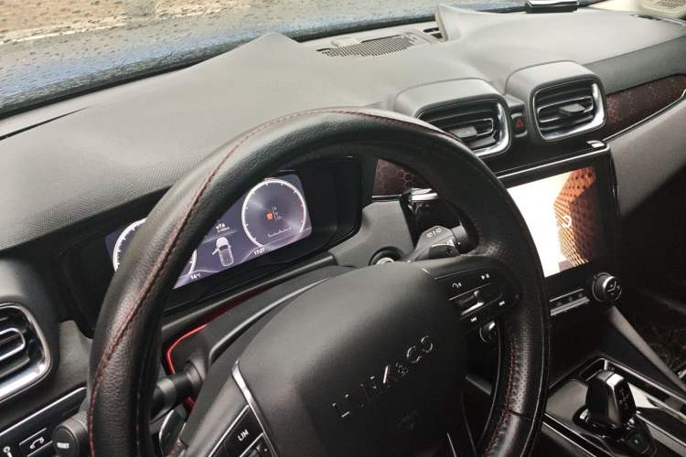 Used Lynk & Co 02 2018 1.5T DCT Two-Wheel Drive Pro Version China V Emission Standard Center Console