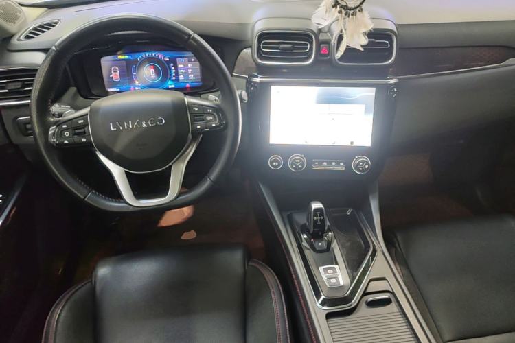 Used Lynk & Co 02 2018 1.5T DCT Two-Wheel Drive Sporty Version China V Standard Center Console