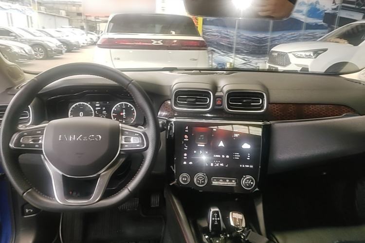 Used Lynk & Co 02 2018 1.5T DCT Two-Wheel Drive Pro Version China V Emission Standard Center Console