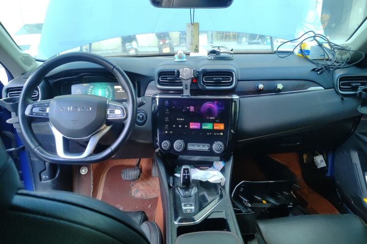 Used Lynk & Co 02 2018 1.5T DCT Two-Wheel Drive Pro Version China V Emission Standard Center Console