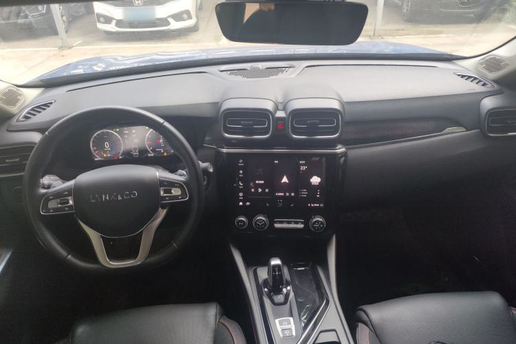 Used Lynk & Co 02 2018 1.5T DCT Two-Wheel Drive Pro Version China V Emission Standard Center Console