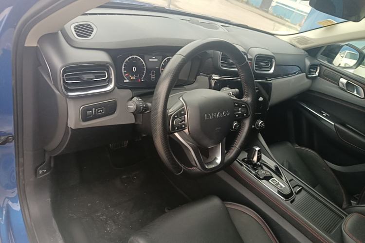 Used Lynk & Co 02 2018 1.5T DCT Two-Wheel Drive Pro Version China V Emission Standard Center Console