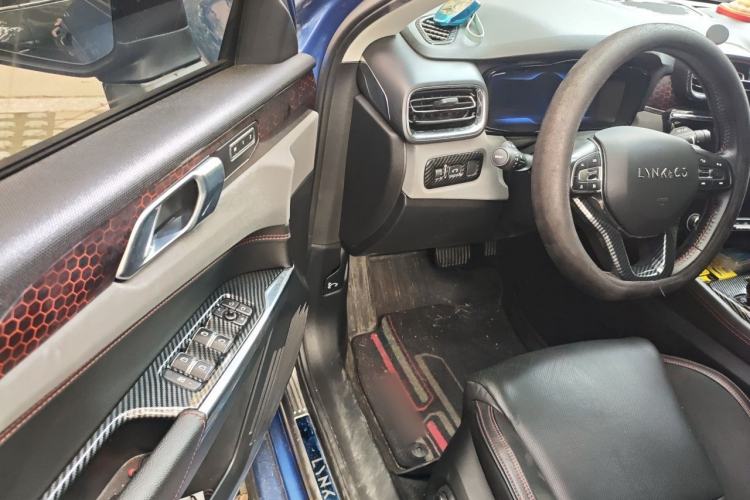 Used Lynk & Co 02 2018 1.5T DCT Two-Wheel Drive Pro Version China V Emission Standard Driver Seat