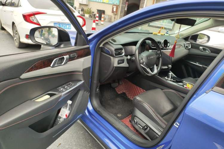 Used Lynk & Co 02 2018 1.5T DCT Two-Wheel Drive Pro Version China V Emission Standard Driver Seat