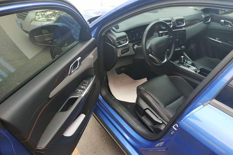 Used Lynk & Co 02 2018 1.5T DCT Two-Wheel Drive Sporty Version China V Standard Driver Seat