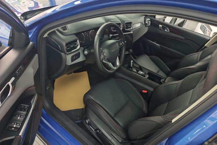 Used Lynk & Co 02 2018 1.5T DCT Two-Wheel Drive Pro Version China V Emission Standard Driver Seat