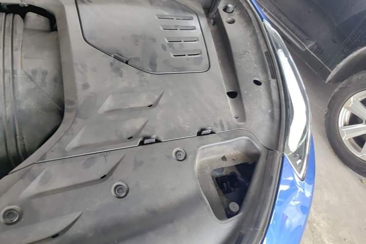 Used Lynk & Co 02 2018 1.5T DCT Two-Wheel Drive Pro Version China V Emission Standard Engine Bay Left