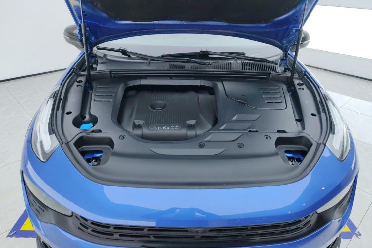 Used Lynk & Co 02 2018 2.0T DCT 4x4 Sport Pro Edition China V Standard Engine Bay