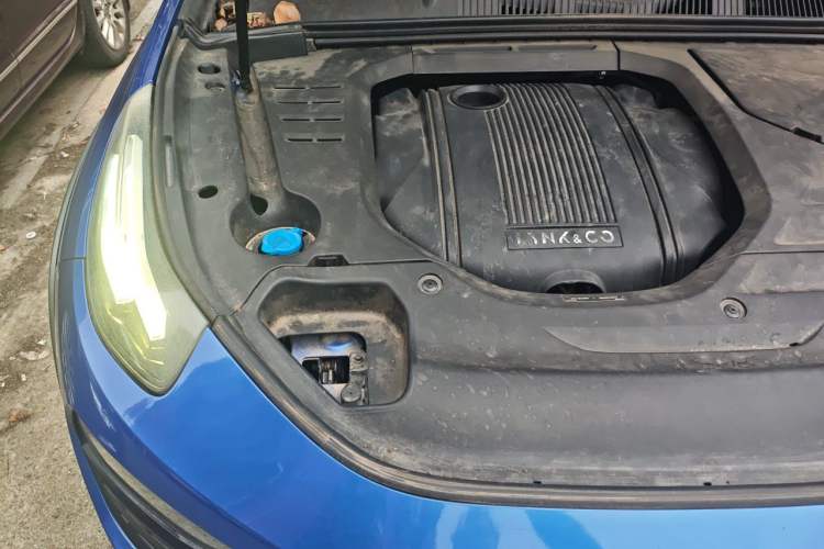 Used Lynk & Co 02 2018 1.5T DCT Two-Wheel Drive Pro Version China V Emission Standard Engine Bay Right