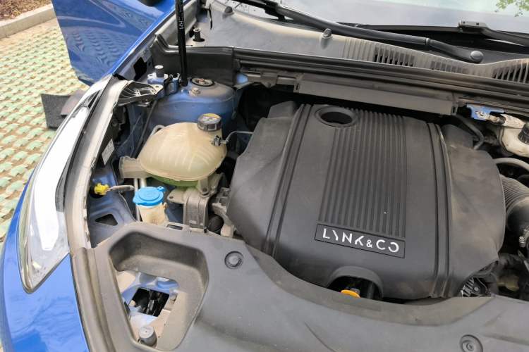 Used Lynk & Co 02 2018 1.5T DCT Two-Wheel Drive Pro Version China V Emission Standard Engine Bay Right