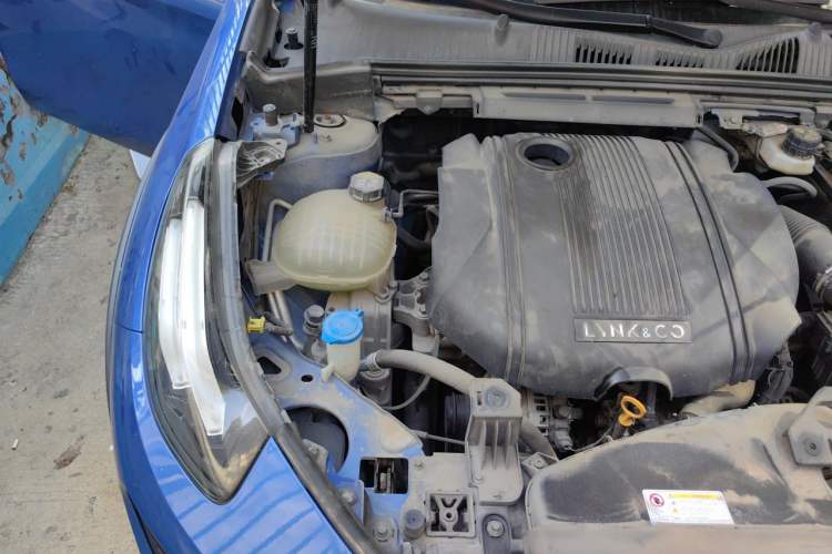 Used Lynk & Co 02 2018 1.5T DCT Two-Wheel Drive Pro Version China V Emission Standard Engine Bay Right