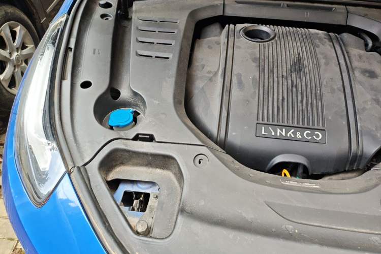 Used Lynk & Co 02 2018 1.5T DCT Two-Wheel Drive Pro Version China V Emission Standard Engine Bay Right
