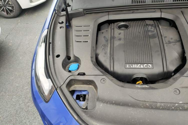 Used Lynk & Co 02 2018 1.5T DCT Two-Wheel Drive Pro Version China V Emission Standard Engine Bay Right