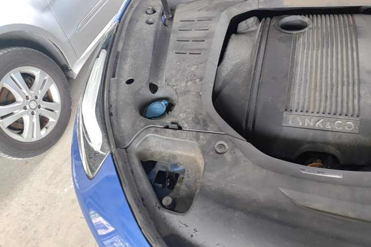 Used Lynk & Co 02 2018 1.5T DCT Two-Wheel Drive Pro Version China V Emission Standard Engine Bay Right