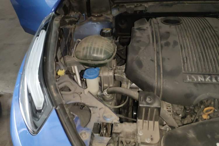 Used Lynk & Co 02 2018 1.5T DCT Two-Wheel Drive Pro Version China V Emission Standard Engine Bay Right