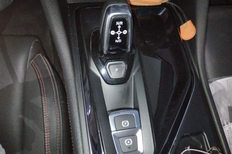 Used Lynk & Co 02 2018 1.5T DCT Two-Wheel Drive Pro Version China V Emission Standard Gear Lever