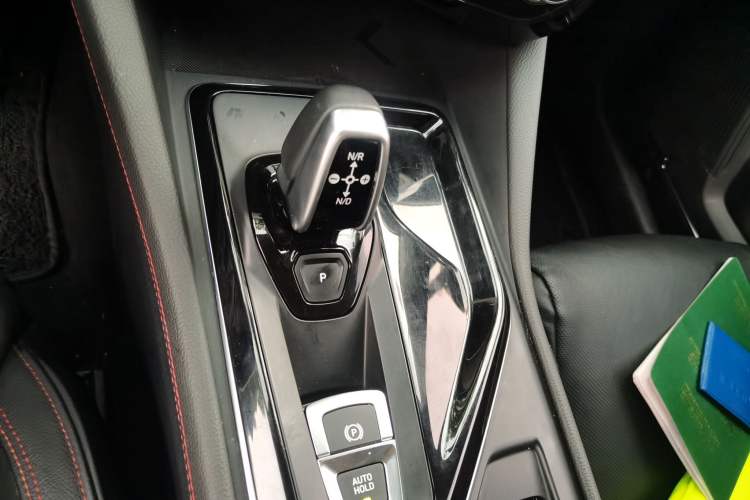 Used Lynk & Co 02 2018 1.5T DCT Two-Wheel Drive Pro Version China V Emission Standard Gear Lever