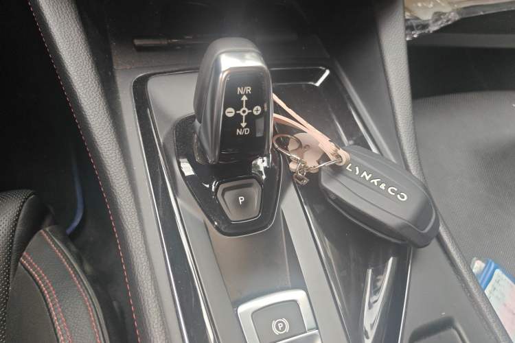 Used Lynk & Co 02 2018 1.5T DCT Two-Wheel Drive Pro Version China V Emission Standard Gear Lever