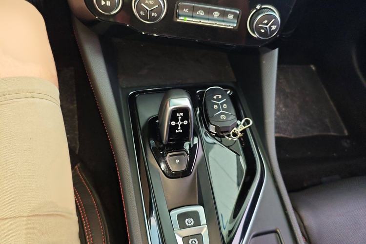 Used Lynk & Co 02 2018 1.5T DCT Two-Wheel Drive Pro Version China V Emission Standard Gear Lever