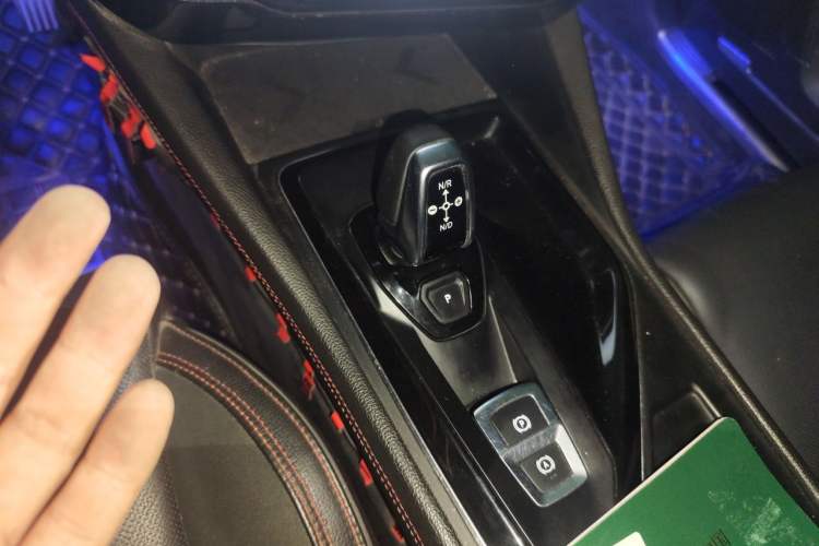 Used Lynk & Co 02 2018 1.5T DCT Two-Wheel Drive Pro Version China V Emission Standard Gear Lever