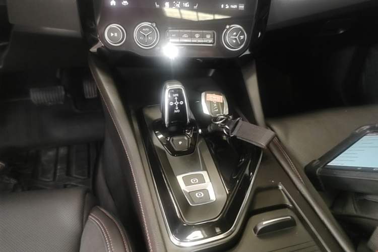Used Lynk & Co 02 2018 1.5T DCT Two-Wheel Drive Pro Version China V Emission Standard Gear Lever